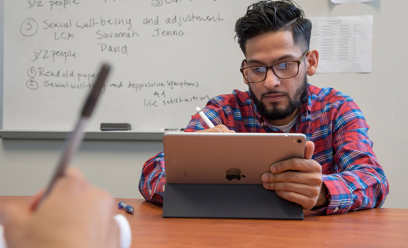 Student using ipad