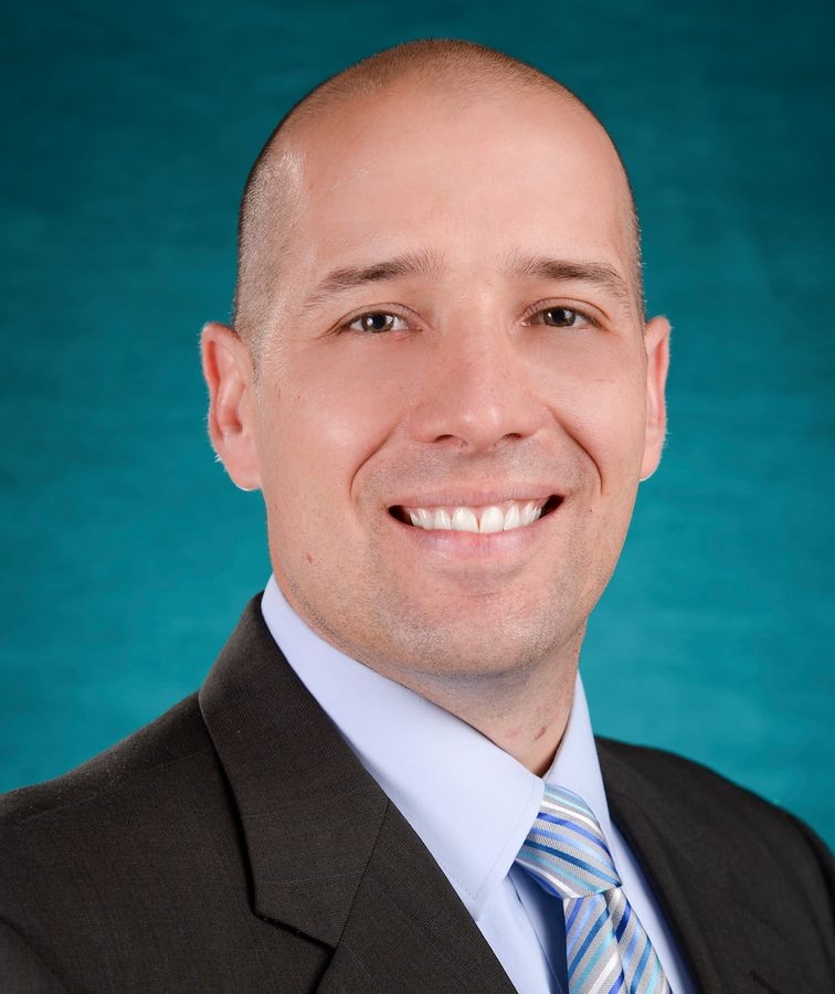 Tim Lewis headshot