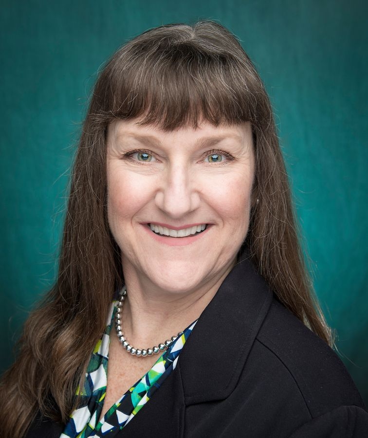 Headshot for Leslie Wright