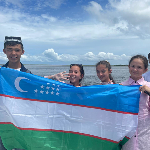 Group holding flag