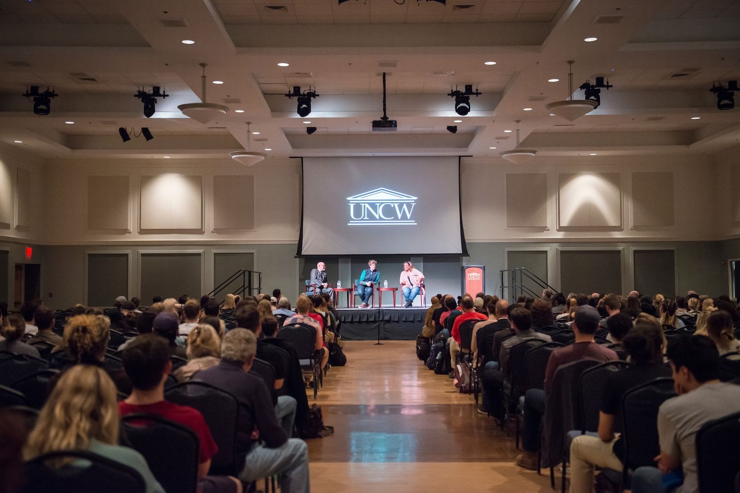 CNN commentators at present at lecture