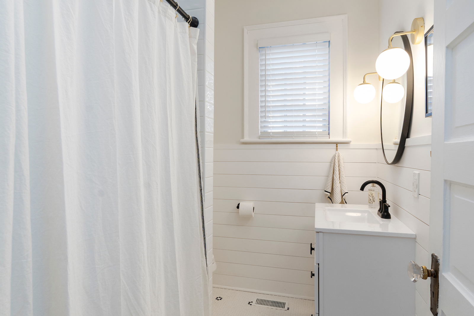 Padrick house bathroom